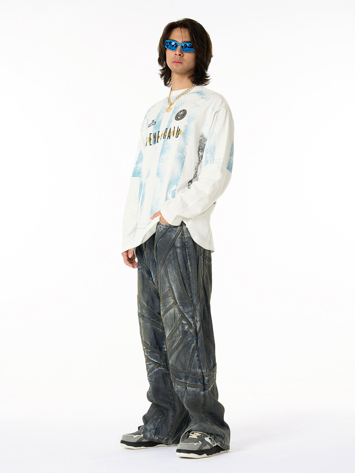 Stylish Long Sleeve Graphic Tee with Camouflage Pants Set for Men