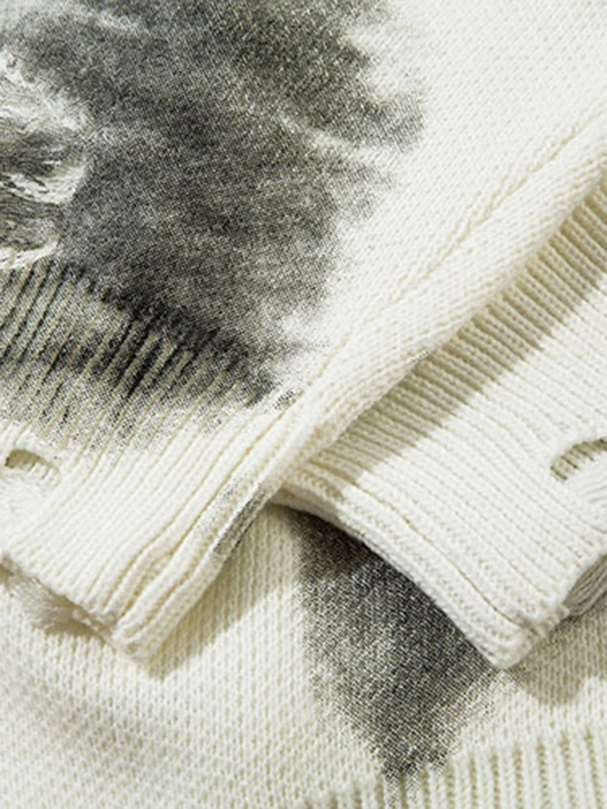 Chain Jacquard Spray-Painted Hole Round Neck Sweater