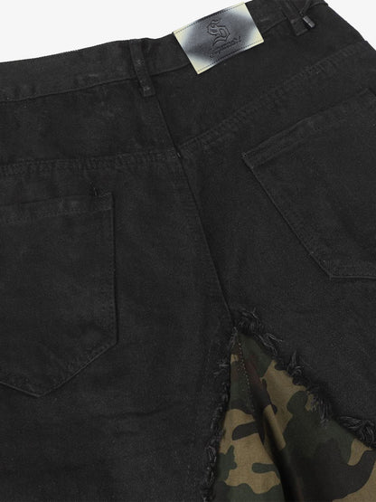 Camo-Contrast Cargo Shorts with Utility Pockets