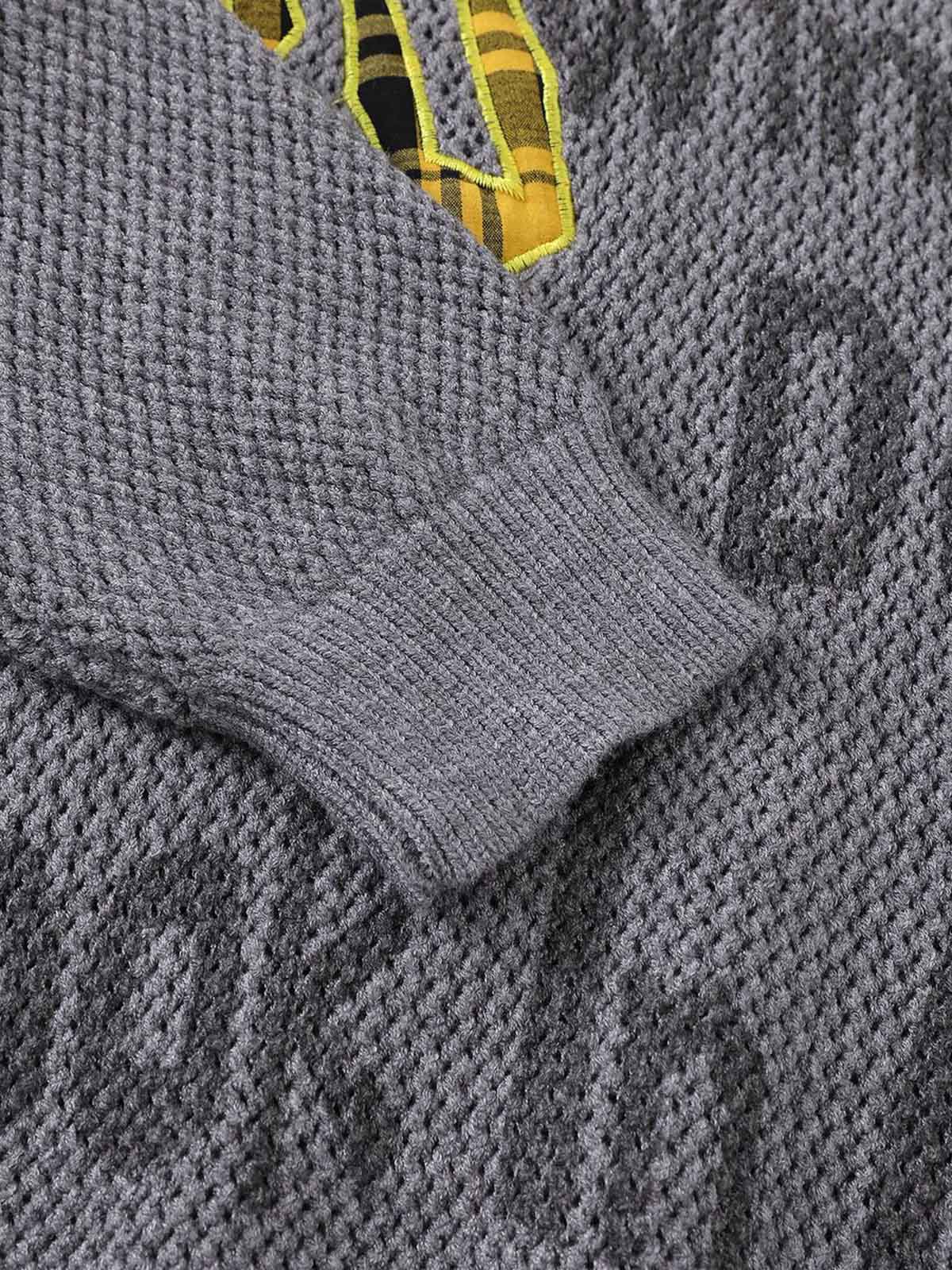 Stylish Hooded Sweater with Embroidered Graphics for Casual Wear