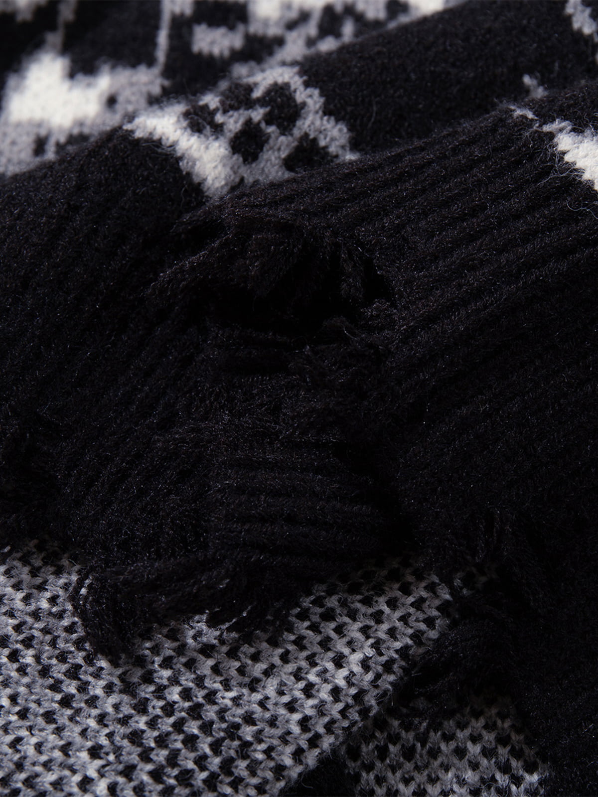 Skull Pattern Knit Sweater for Casual and Fashionable Looks