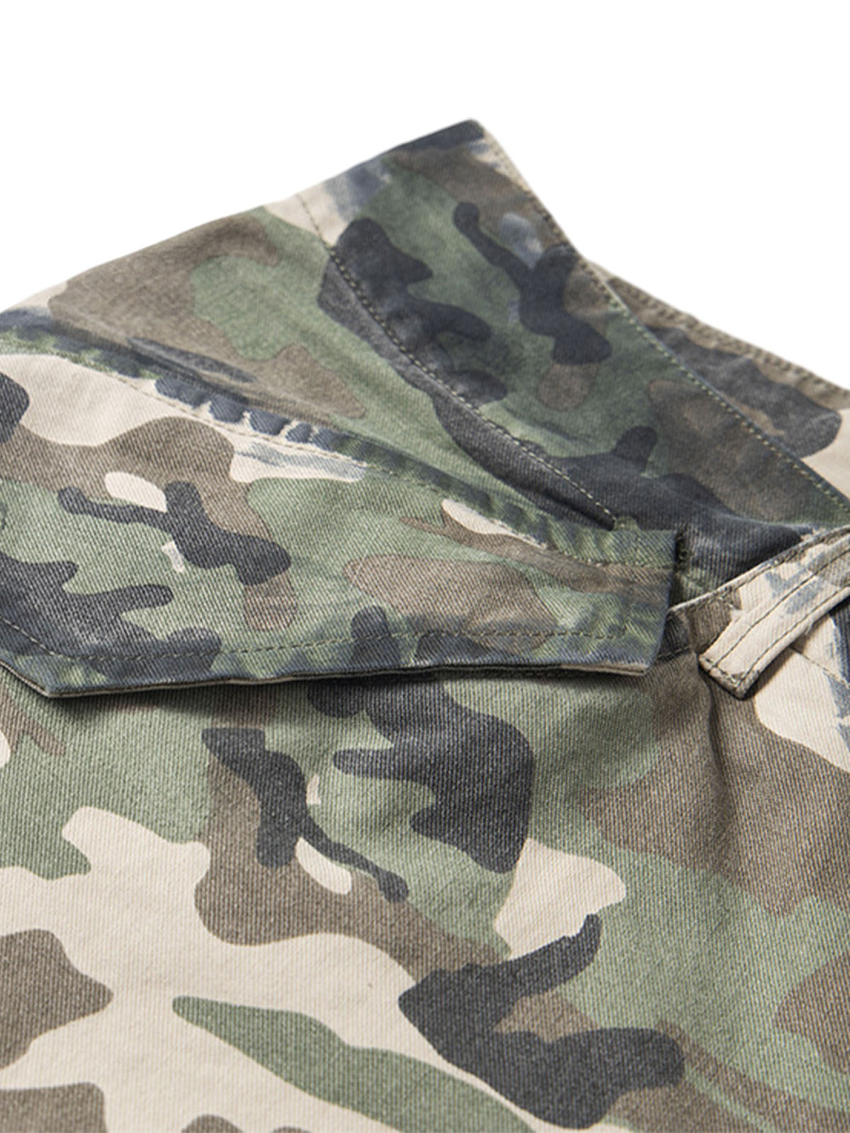 Camouflage Badge Cargo Shorts