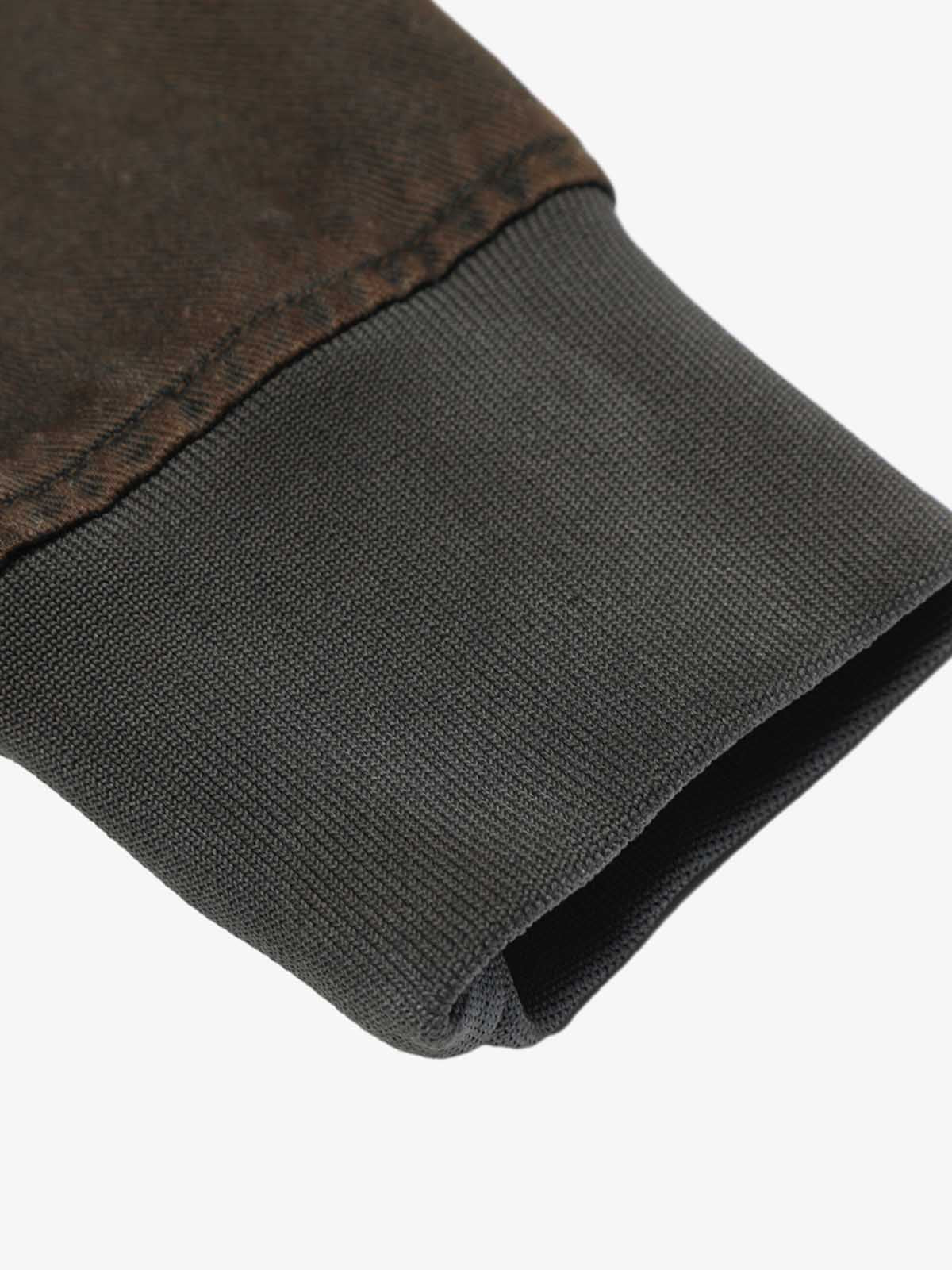 Distressed Denim Jacket with Zipper Detail - Perfect for Casual and Fashionable Looks