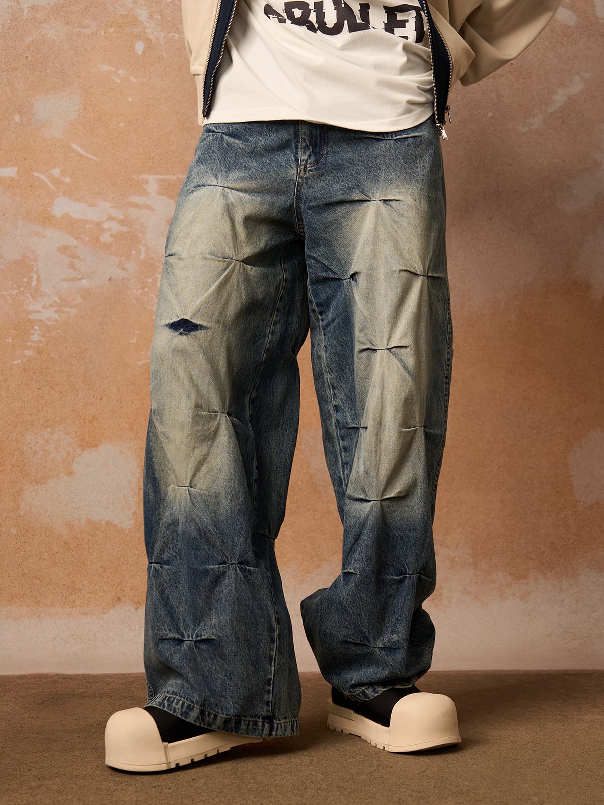 Distressed Washed Pleated Jeans