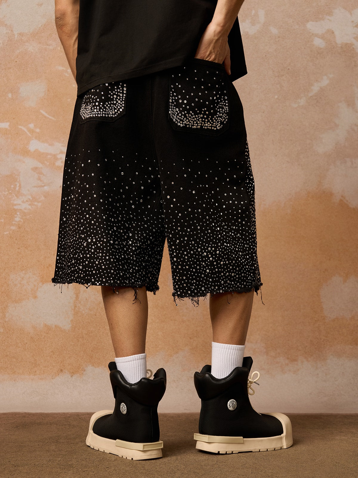 Retro Washed Rhinestone Raw Edge Denim Shorts - 2419