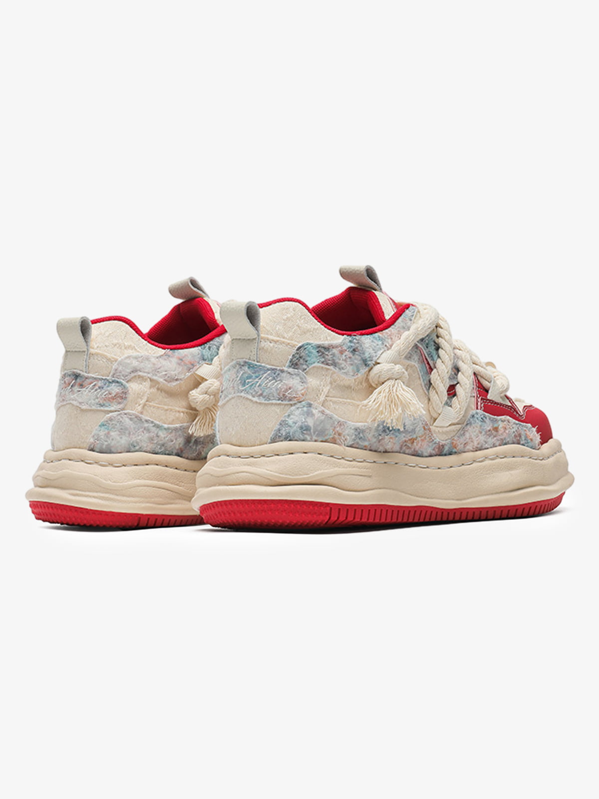 7CM Height-Enhancing Sneakers with Fluid Lines and Granular Outsole