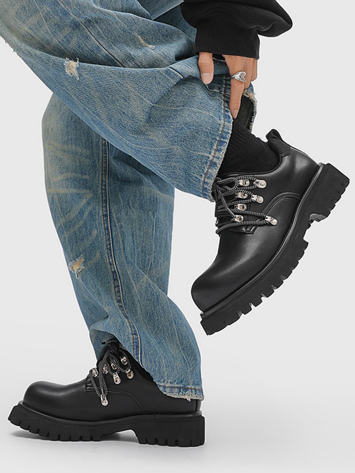 Chunky Rivet Street Style Round Toe Leather Derby Shoes