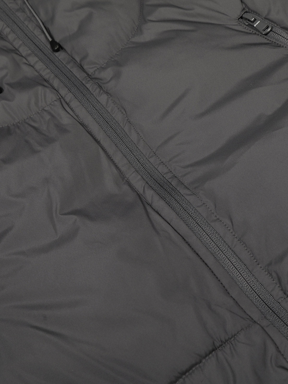 Lightweight Hooded Puffer Jacket for Winter and Fall - Essential Outdoor Wear with Adjustable Drawstring