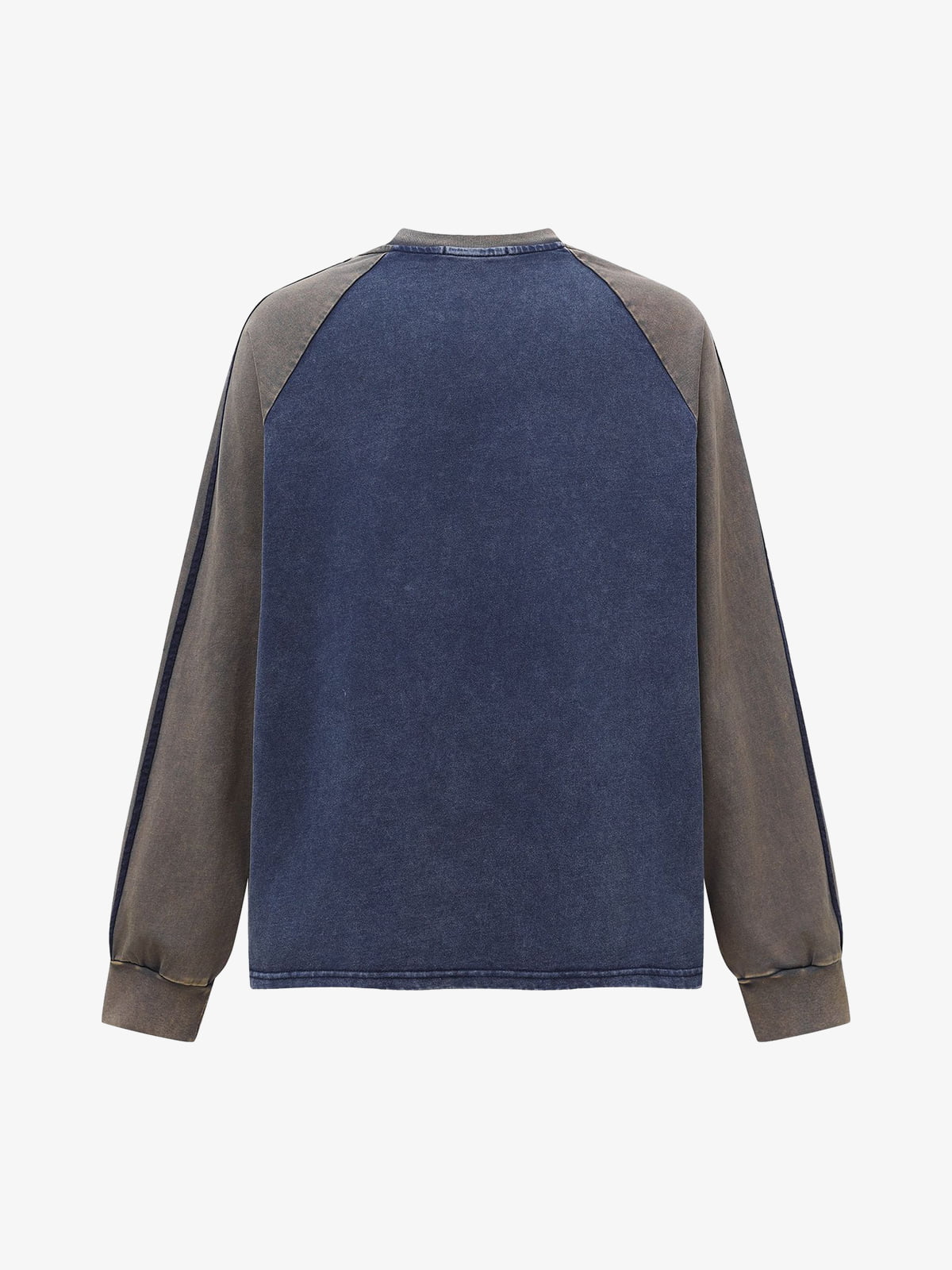 Retro-Inspired Long Sleeve Graphic Tee for Casual Wear