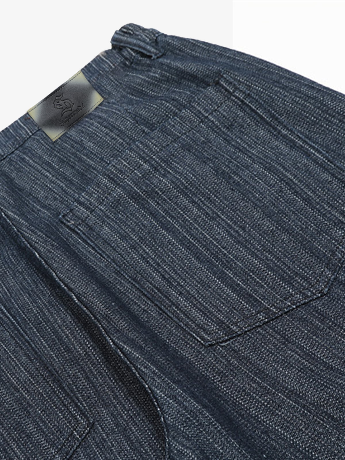 Stylish Wide-Leg Denim Trousers with Pleated Design for Modern Fashionistas