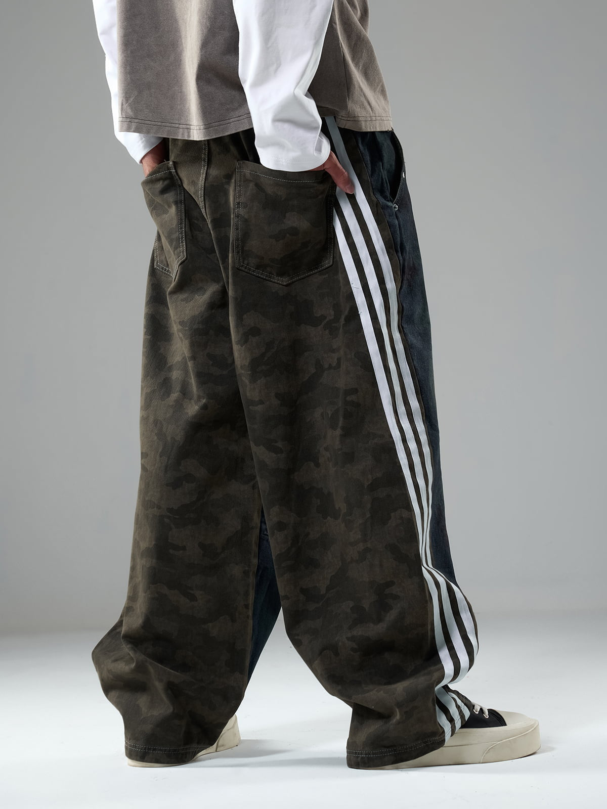 Baggy Wide-Leg Side Stripe Patchwork Totem Print Washed Jeans