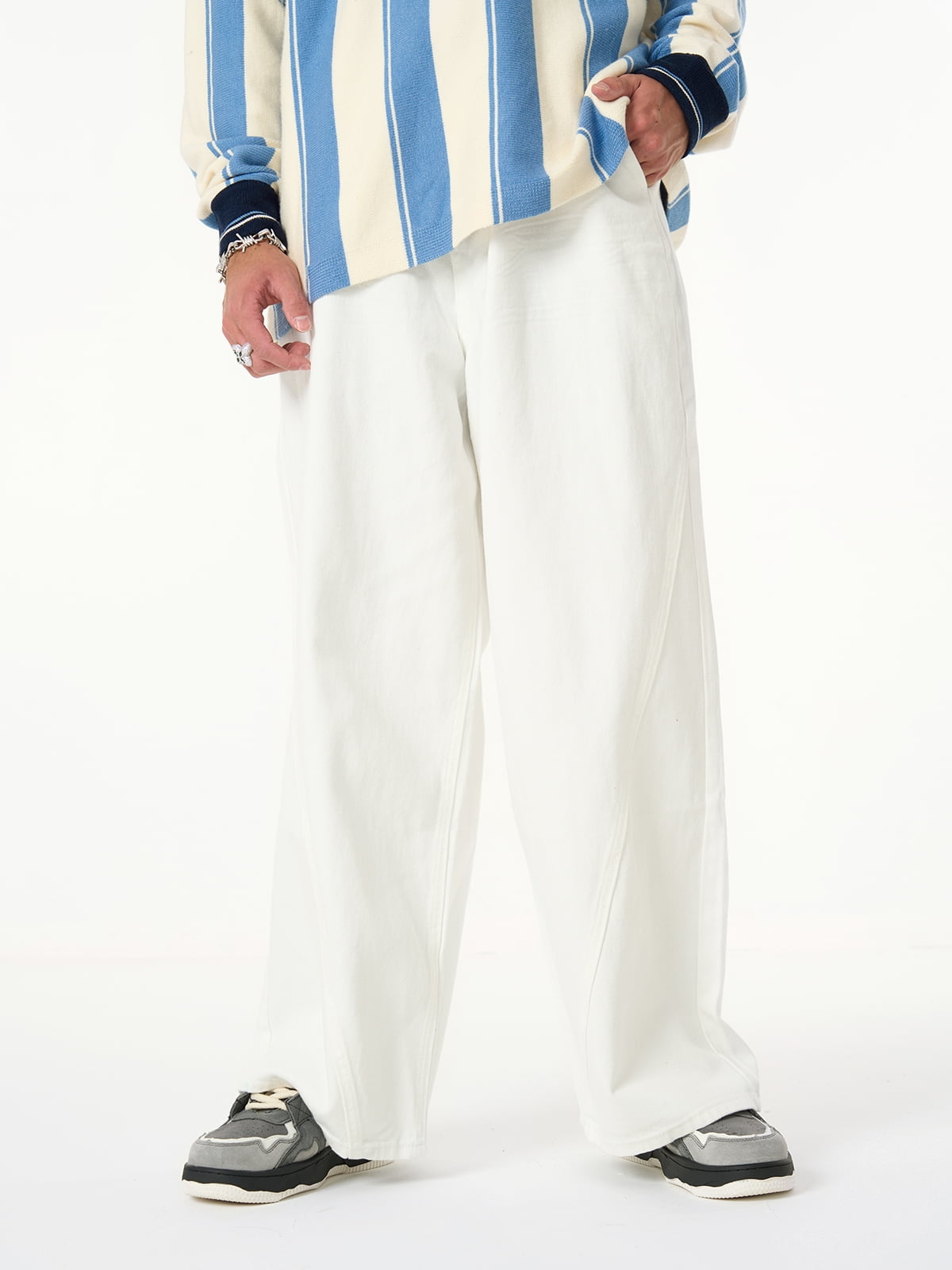 Washed Cleanfit Barrel Jeans