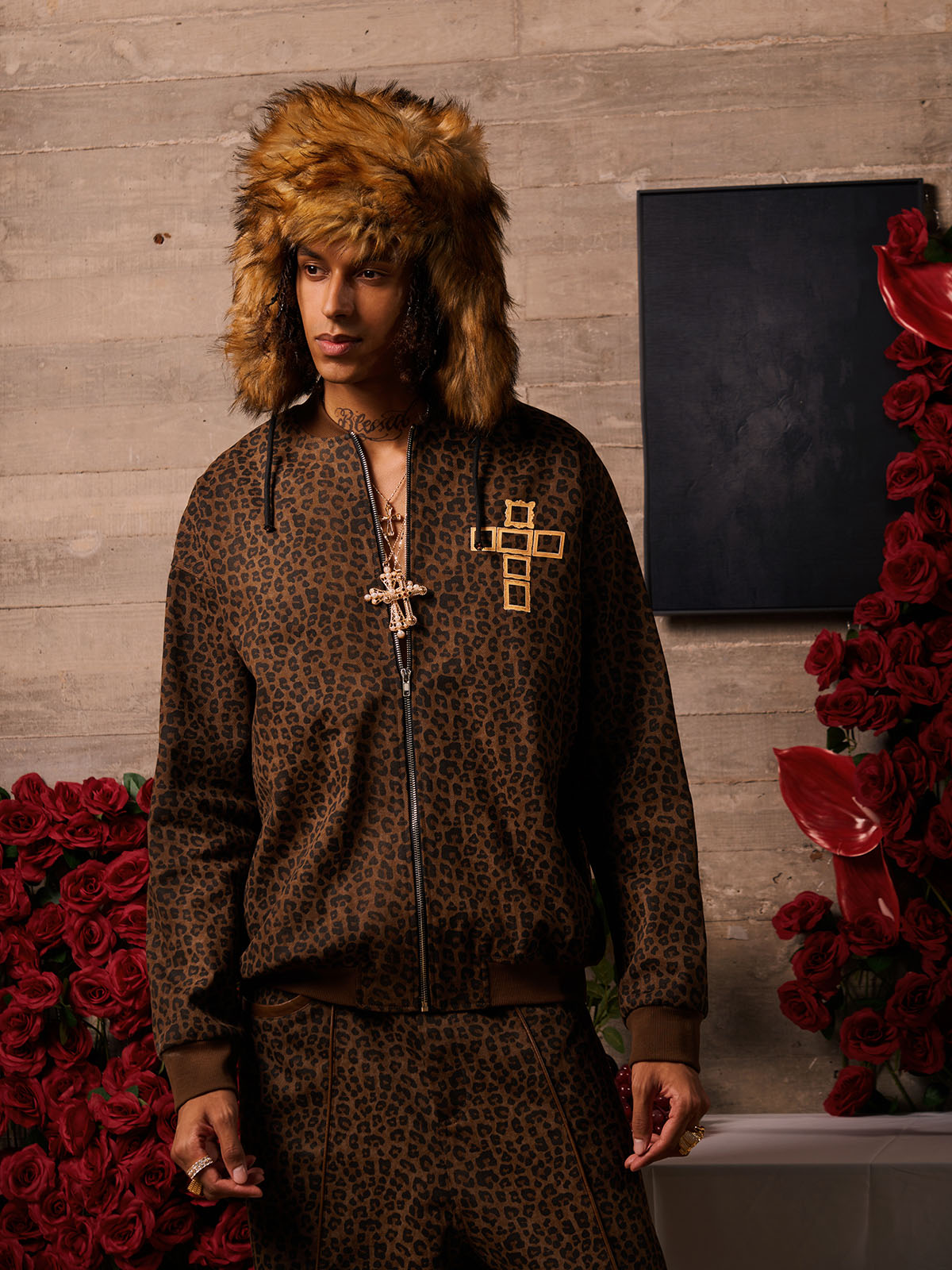 SUPM Letter Graffiti Cross Frame Leopard Print Set