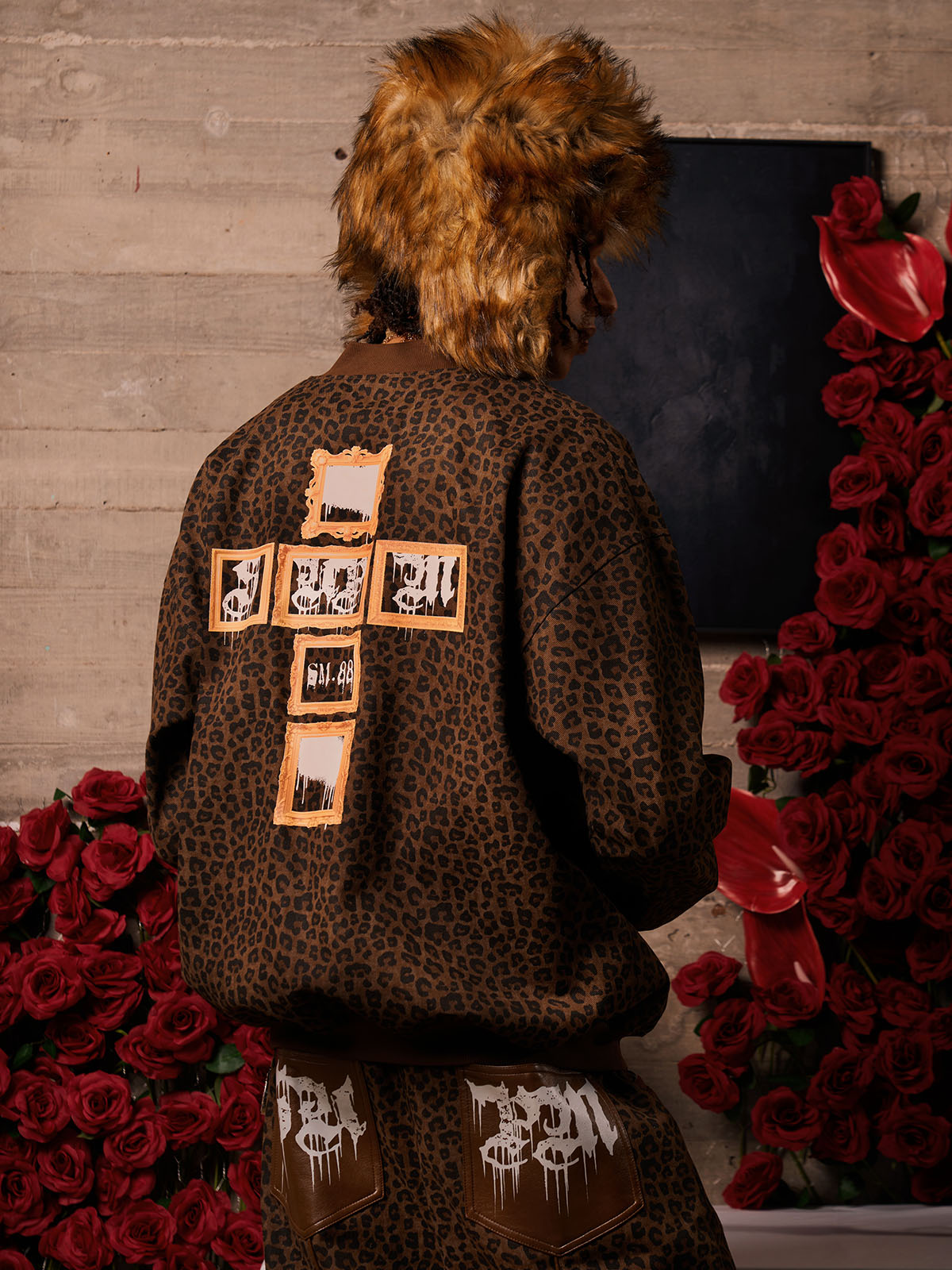 SUPM Letter Graffiti Cross Frame Leopard Print Set