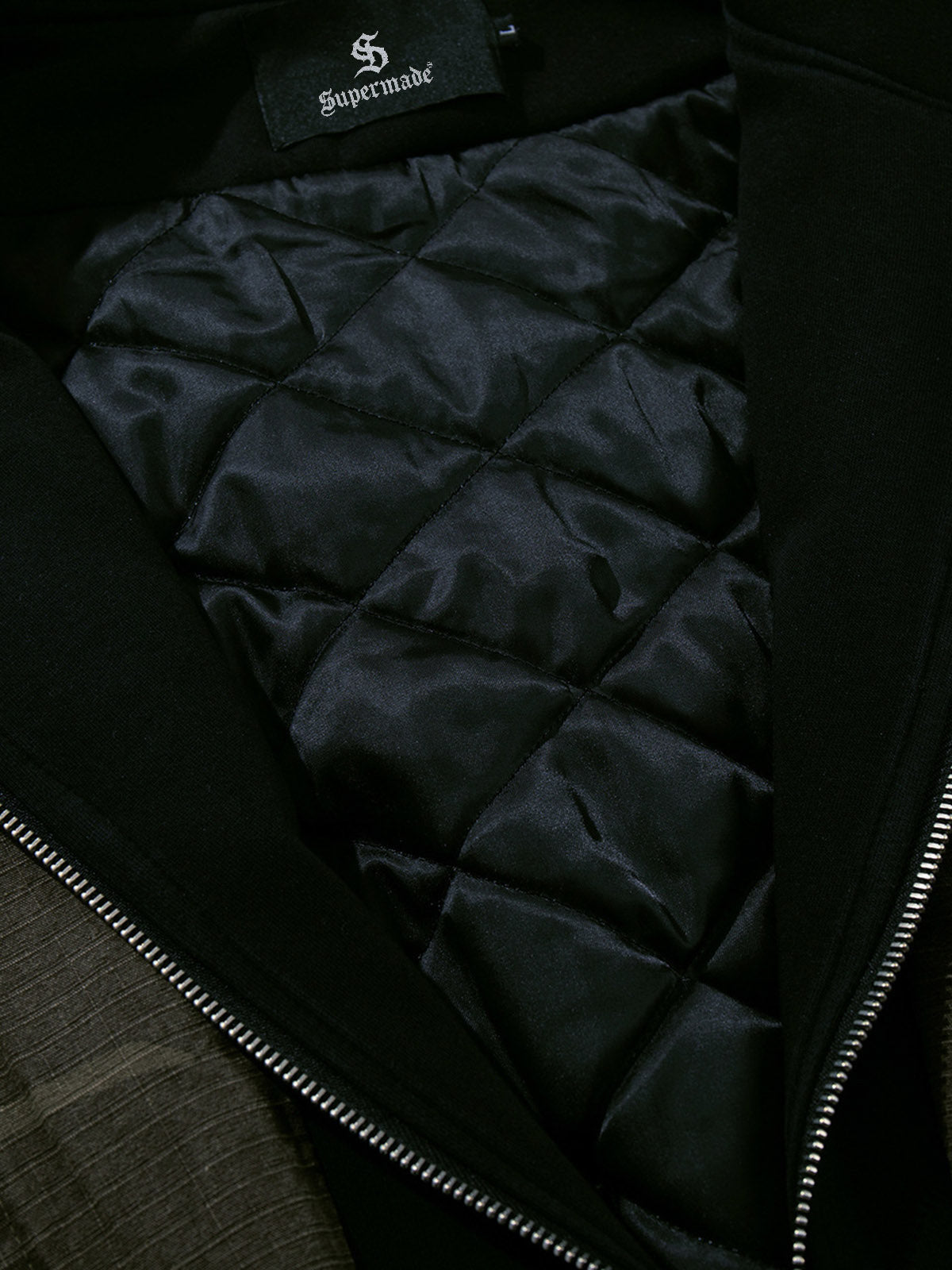 Camouflage Bomber Jacket with Detachable Hood - Perfect for Casual and Outdoor Adventures