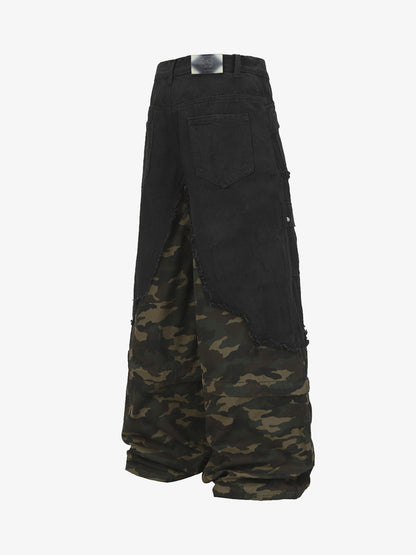 Camo-Contrast Cargo Shorts with Utility Pockets