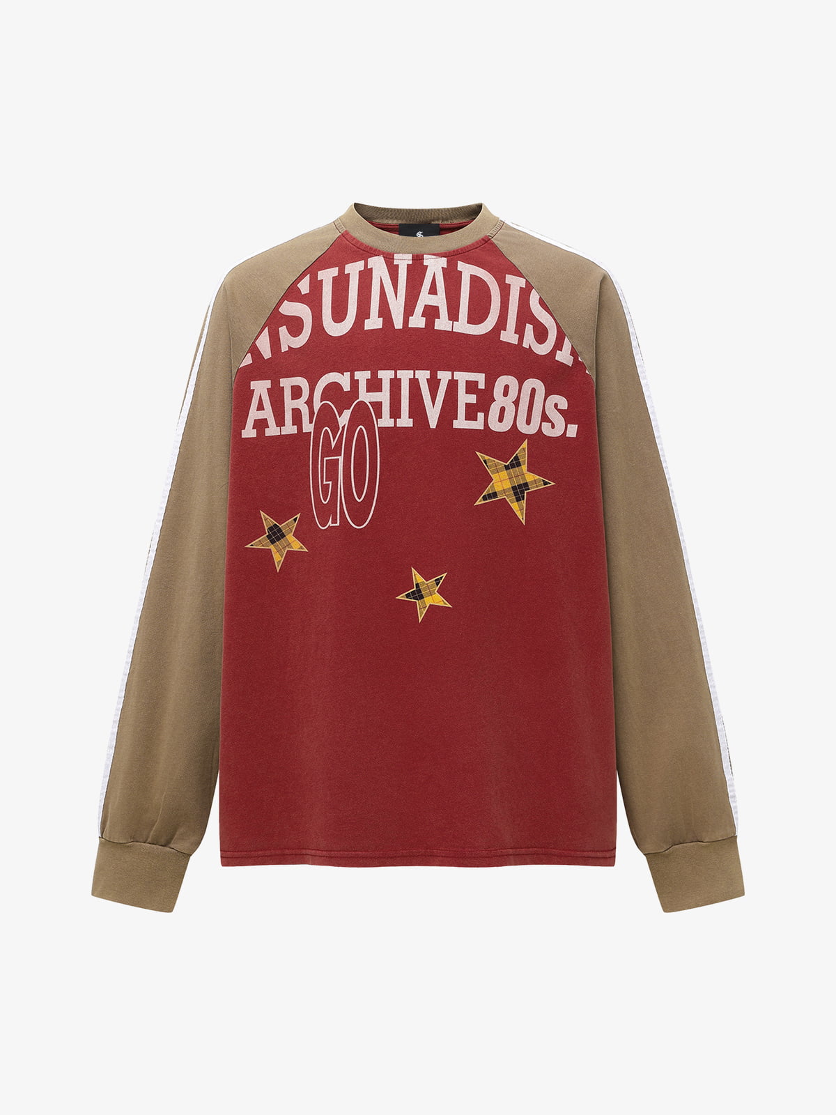 Retro-Inspired Long Sleeve Graphic Tee for Casual Wear