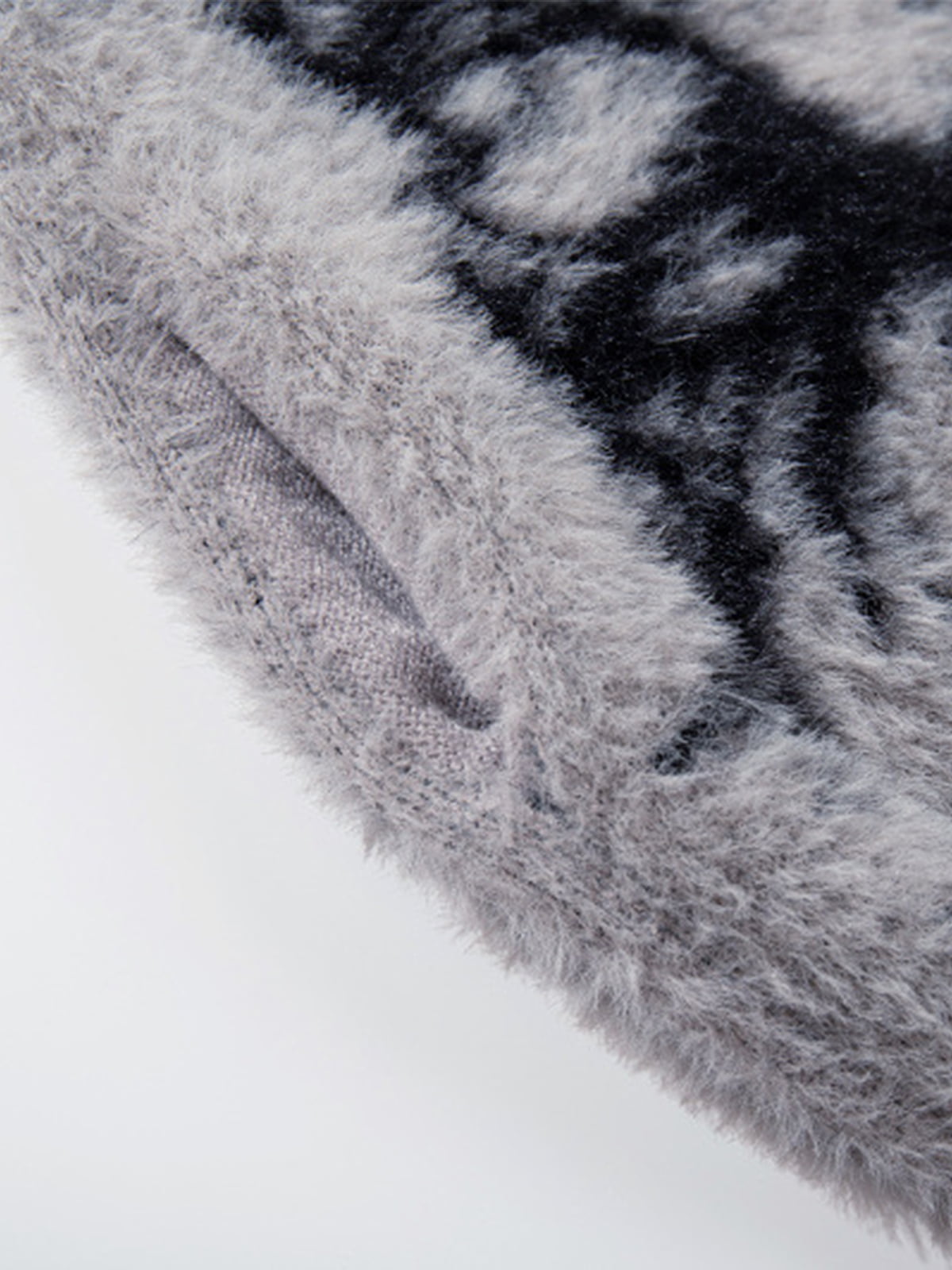 Cozy Pink Patterned Sweater for Women - Perfect for Casual and Festive Occasions