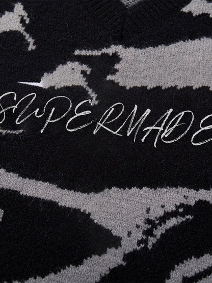 Stylish Contrast Panel Zip-Up Sweater for Casual and Sporty Looks