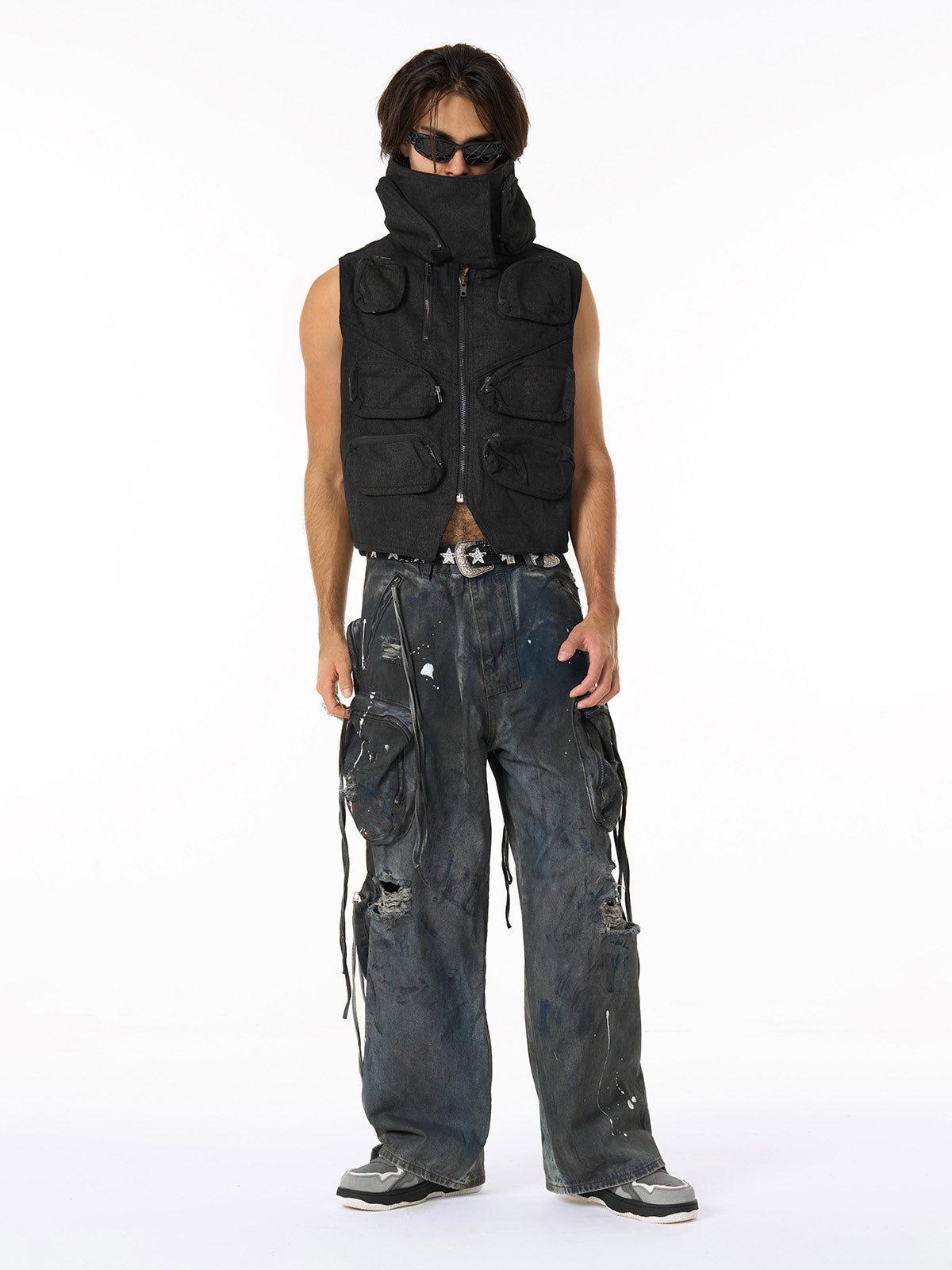 Distressed Cargo Denim Pants with Star Belt - Perfect for Edgy Street Style