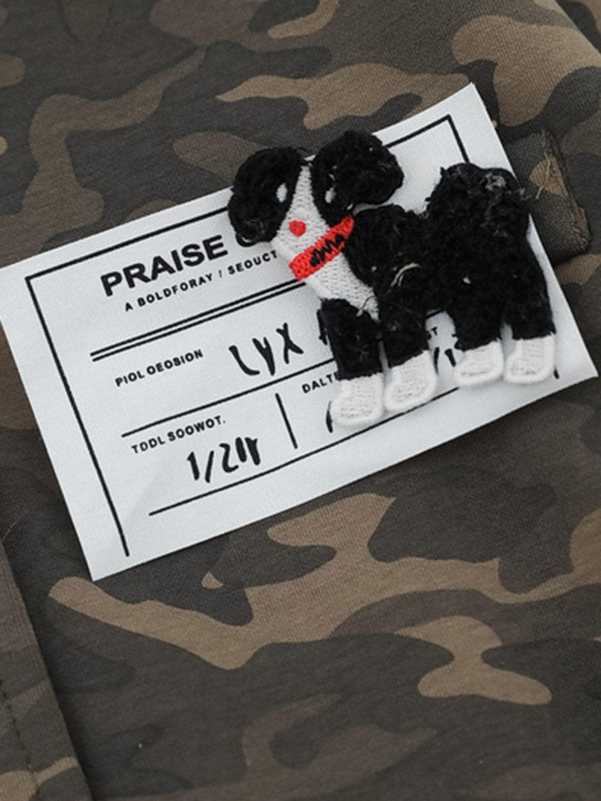 Camouflage Hooded Jacket with Faux Fur Trim - Perfect for Winter Outdoors