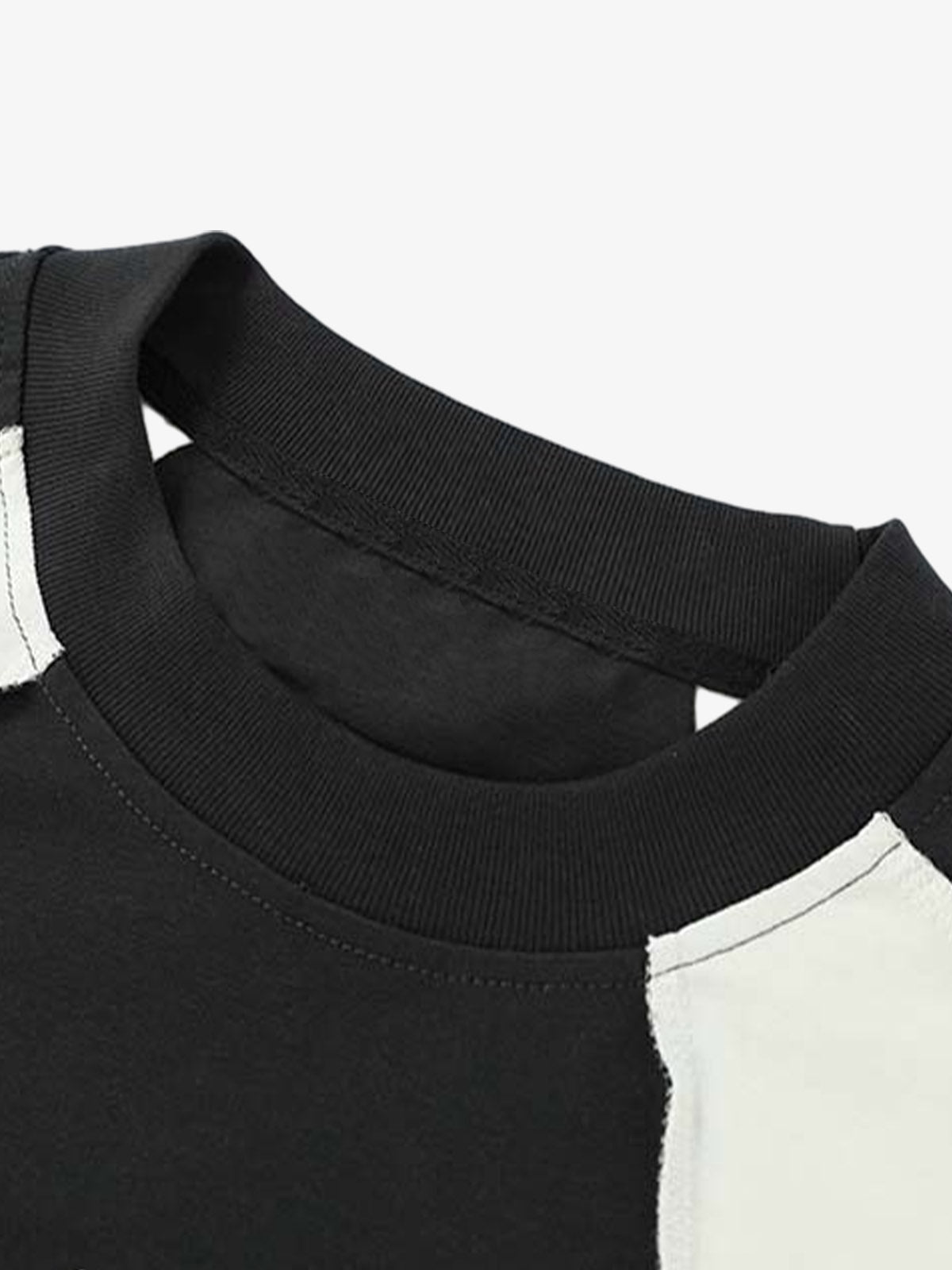 Stylish Long-Sleeve Graphic Tee for Casual Wear