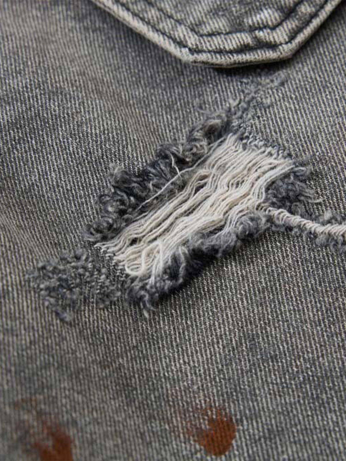 Plaid Jacket with Zipper Detail and Keychain Accessory - Perfect for Casual Outfits