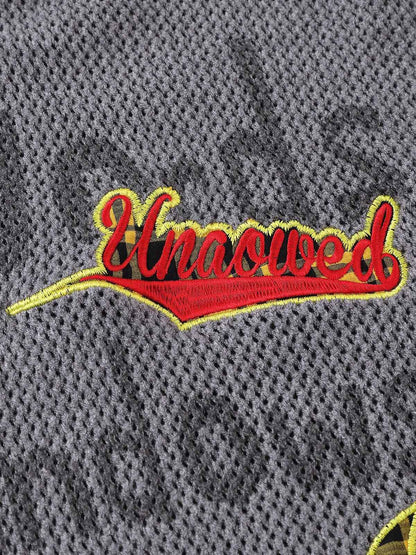 Stylish Hooded Sweater with Embroidered Graphics for Casual Wear