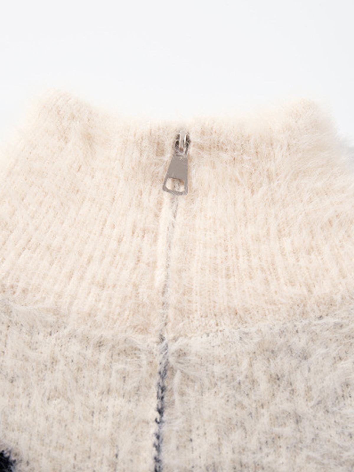 Cozy Pink Patterned Sweater for Women - Perfect for Casual and Festive Occasions