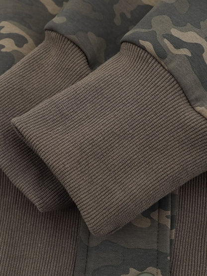 Camouflage Hooded Jacket with Faux Fur Trim - Perfect for Winter Outdoors