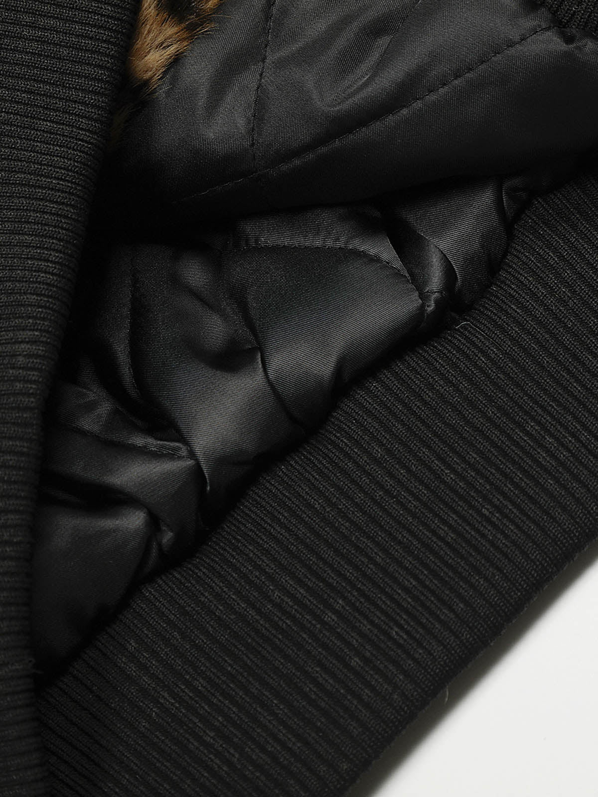 Winter Essential Puffer Jacket with Detachable Fur Hood - Perfect for Cold Weather