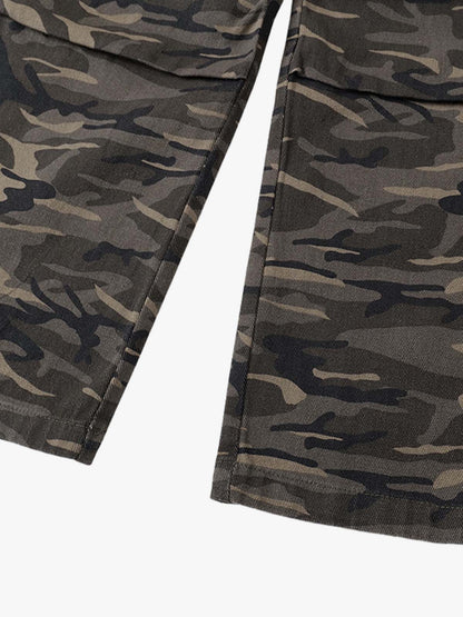 Camouflage Cargo Pants for Men - Stylish and Functional Design with Multiple Pockets