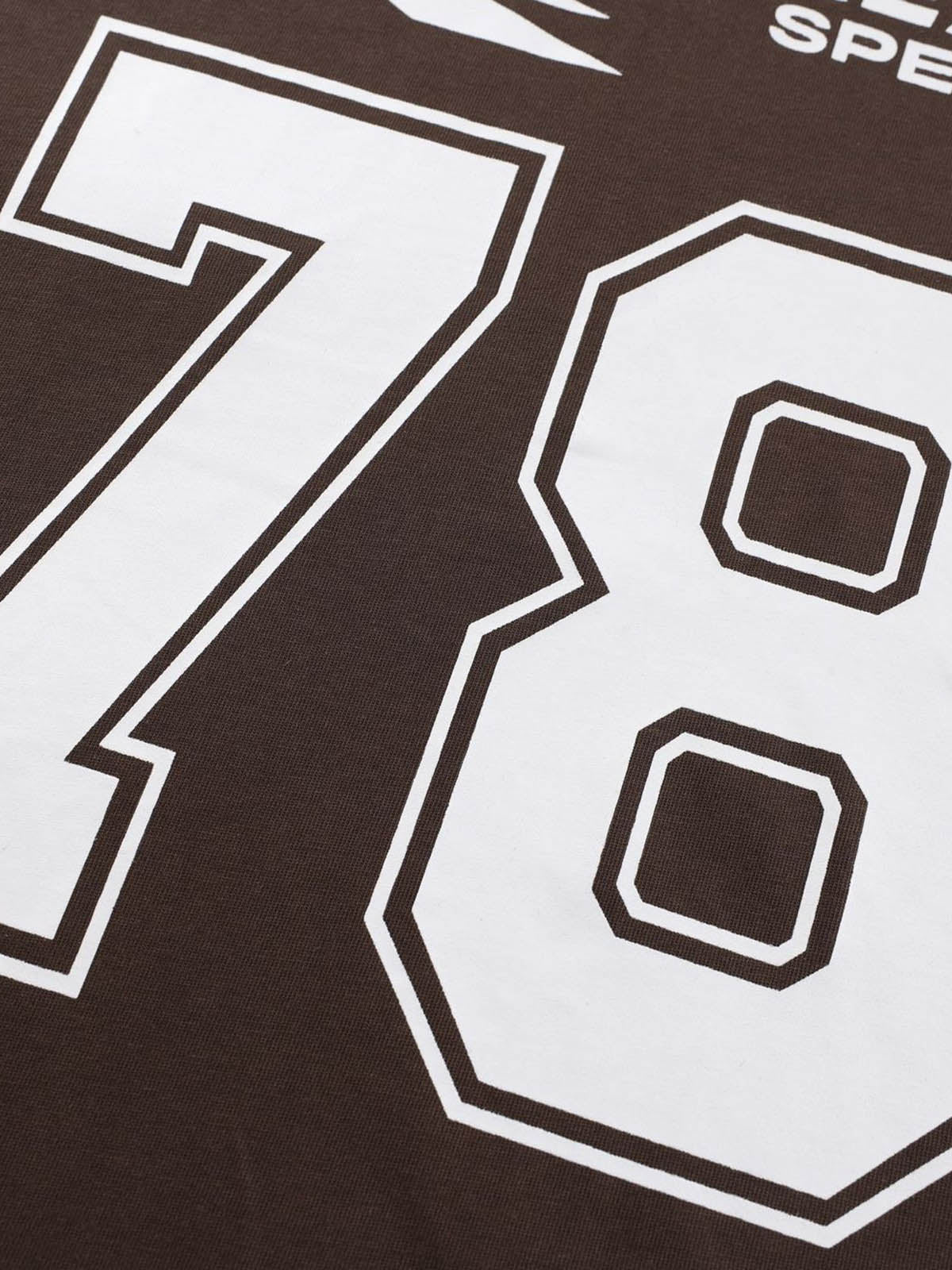 Sporty Long Sleeve Top with Bold Number Design for Active Enthusiasts