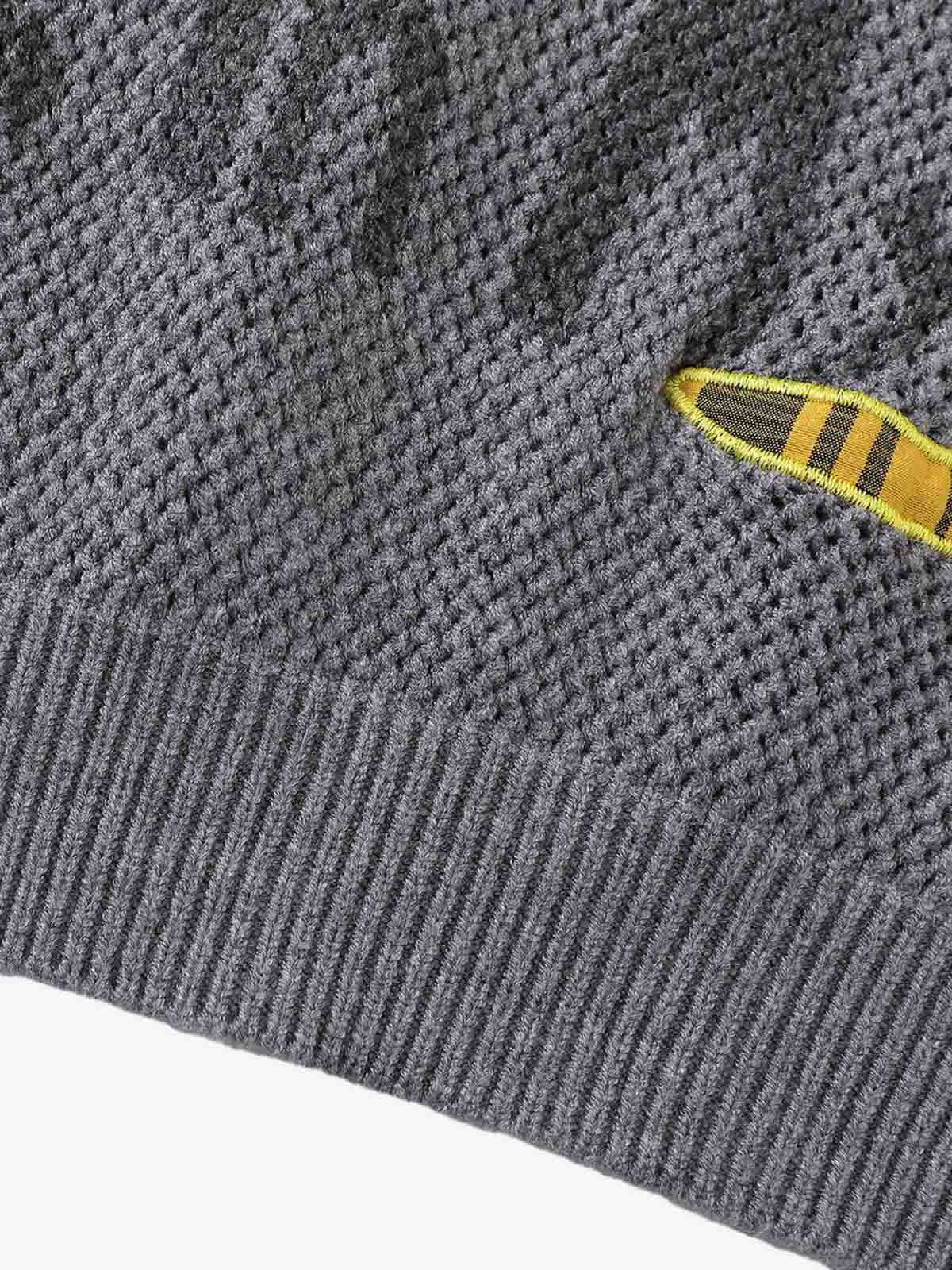 Stylish Hooded Sweater with Embroidered Graphics for Casual Wear