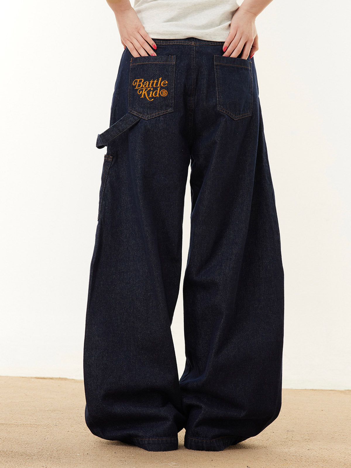 Button Embroidered Barrel Jeans