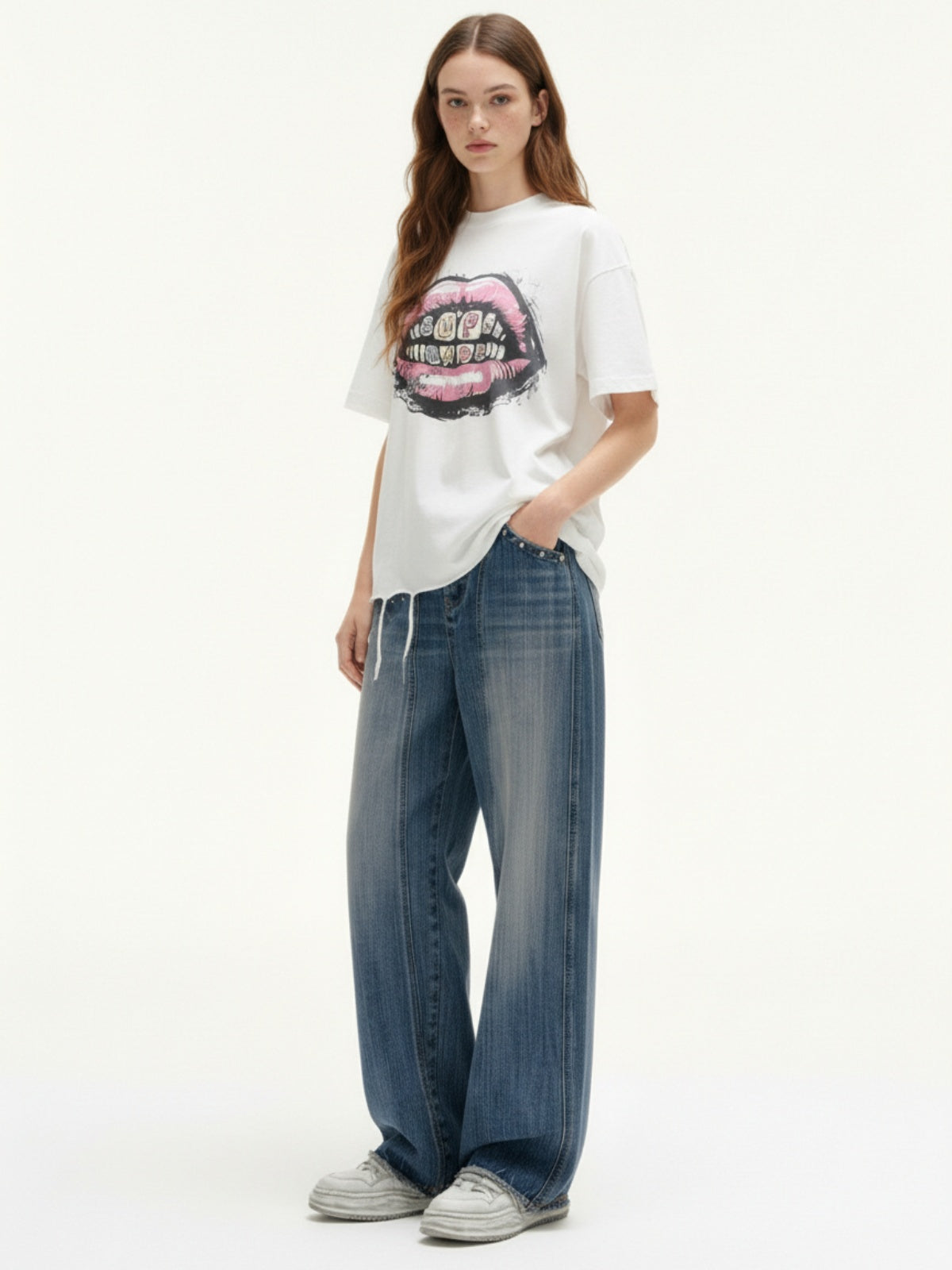 Retro Letter Lip Graphic T-Shirt