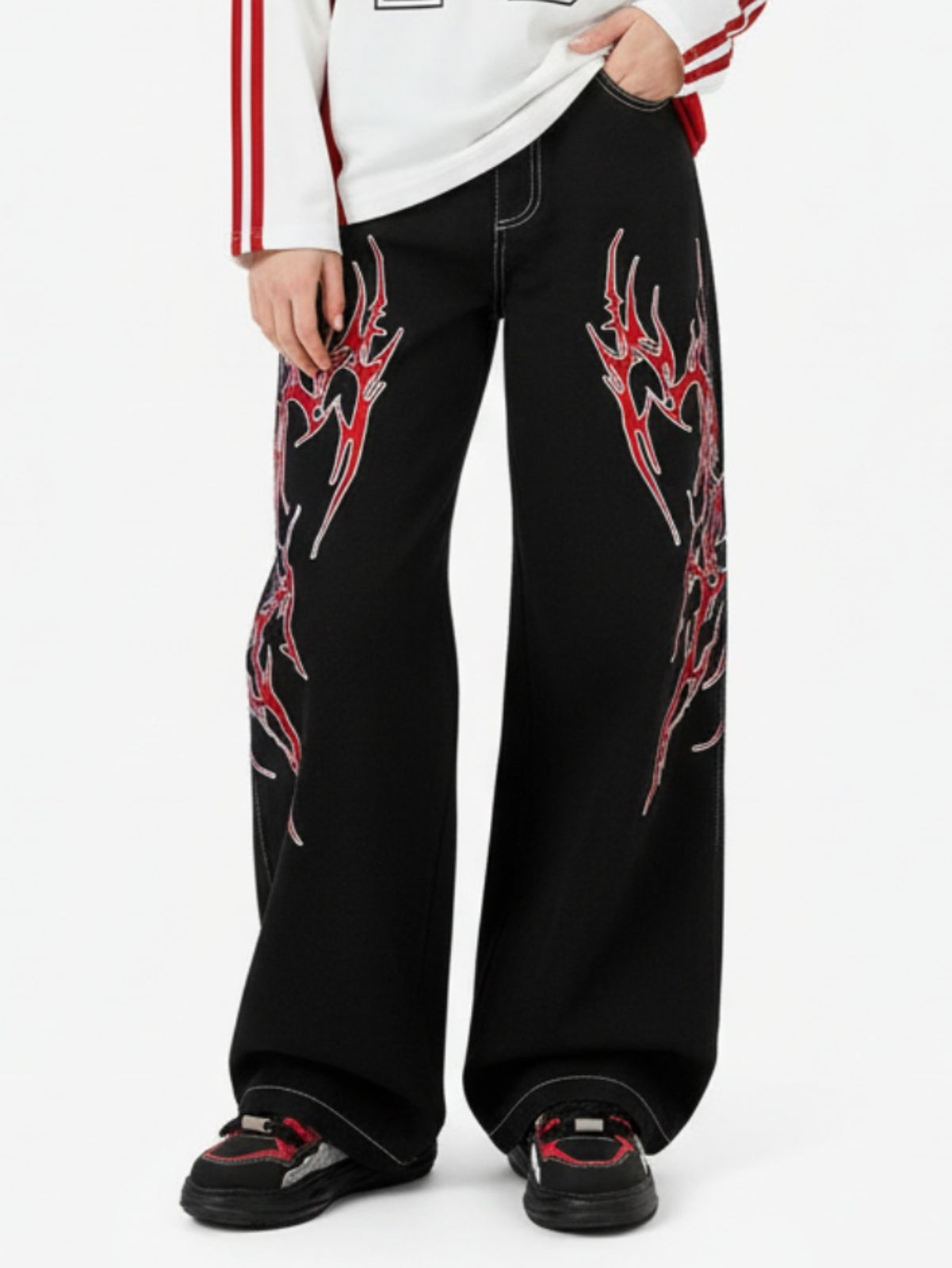 Contrast Flame Embroidered Baggy Jeans - 2364