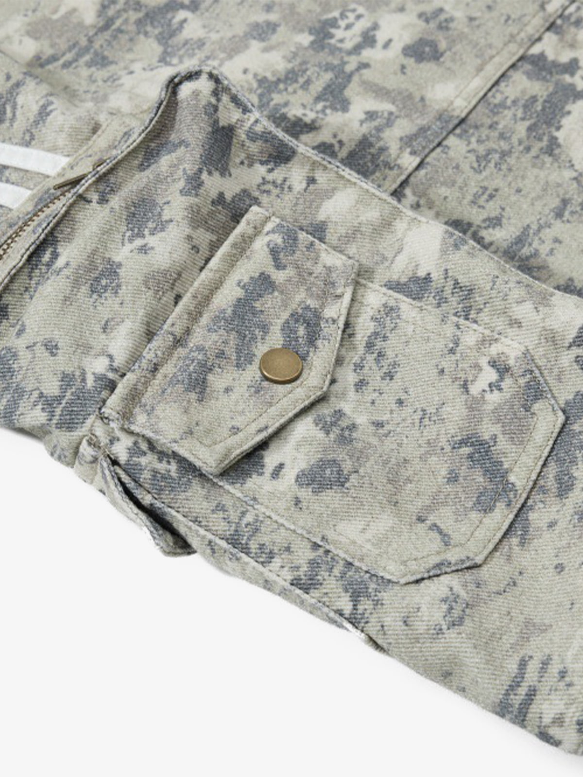 Plaid Jacket with Zipper Detail and Keychain Accessory 