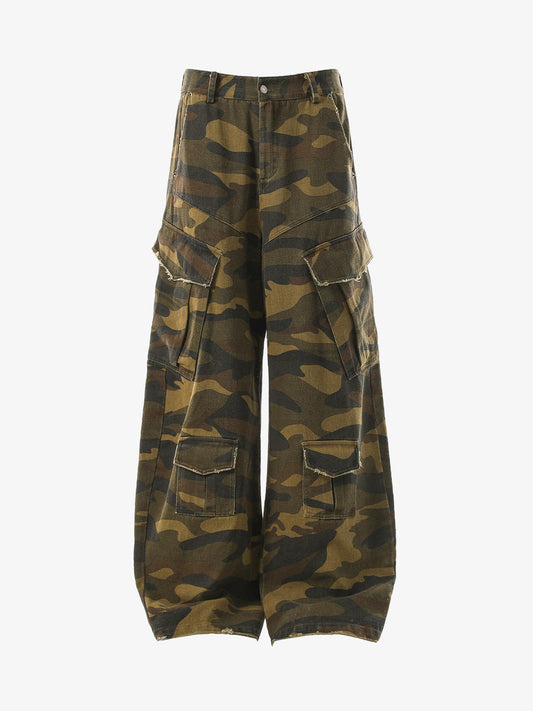Camouflage Cargo Pants with Distressed Pockets - Perfect for Casual and Outdoor Adventures 