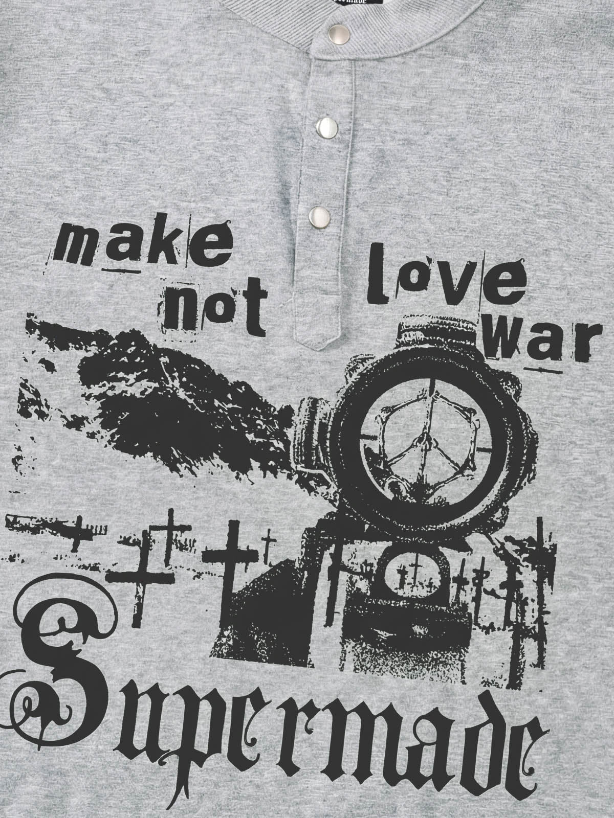 Cotton blend loose-fitting stand-up collar button-front short-sleeved T-shirt with anti-war print. 