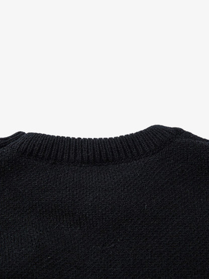 Oversized Graphic Sweater with Chain Detail - Perfect for Casual and Trendy Looks 