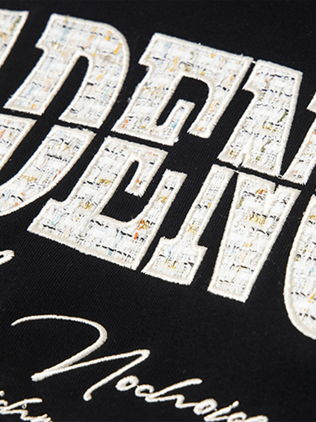 Stylish Hooded Sweatshirt with Embellished Lettering for Men and Women - Perfect for Casual Wear 