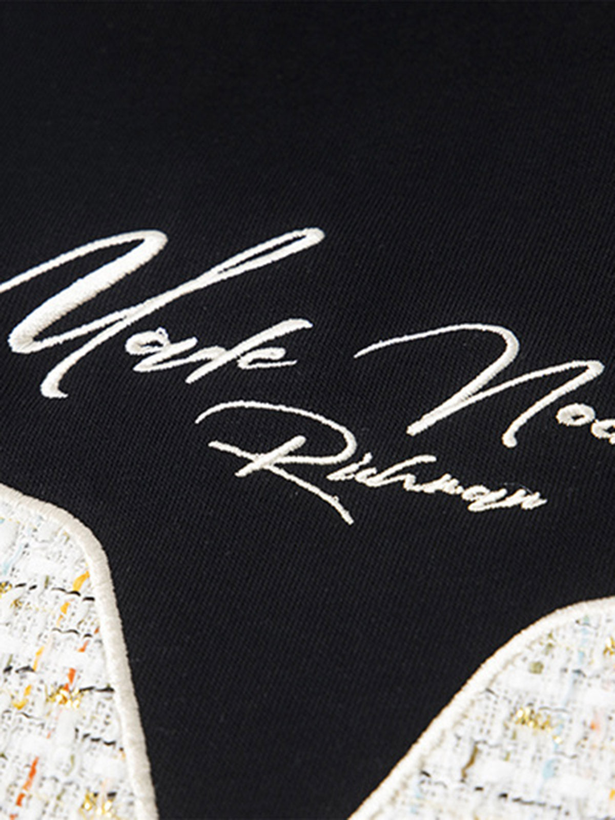 Stylish Hooded Sweatshirt with Embellished Lettering for Men and Women - Perfect for Casual Wear 