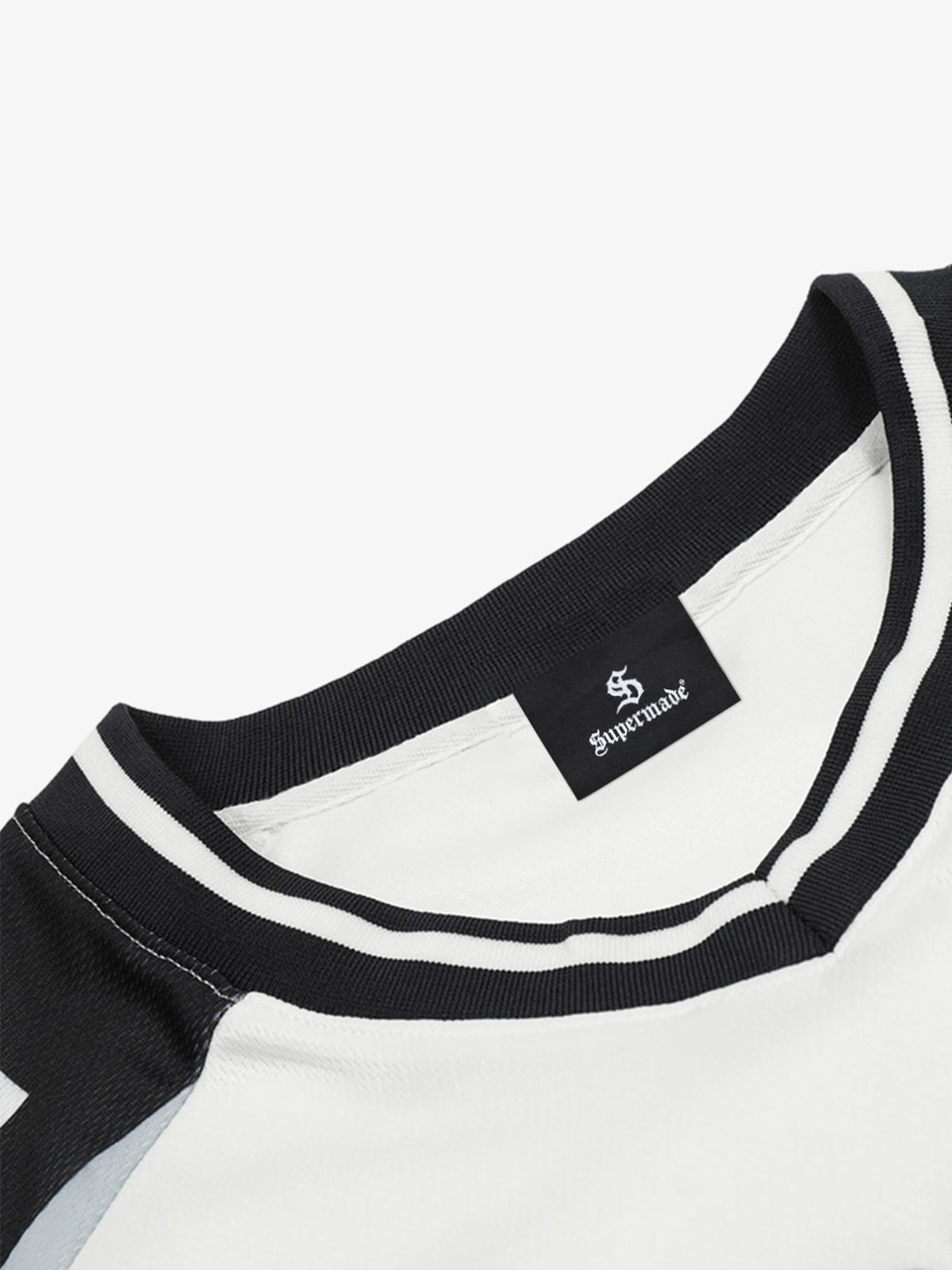 Sporty Long Sleeve Jersey with Bold Number Design for Active Enthusiasts 