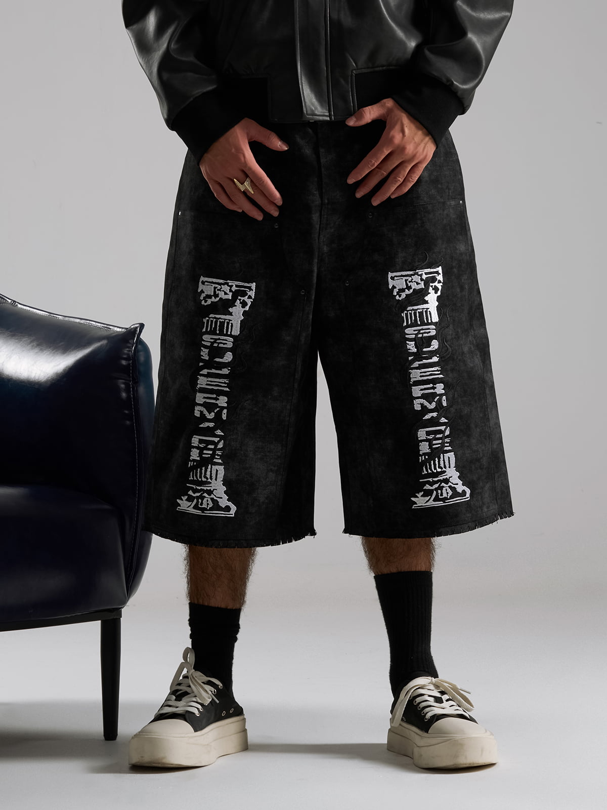 SUPERMADE Roman Column Pattern Embroidered Jeans 