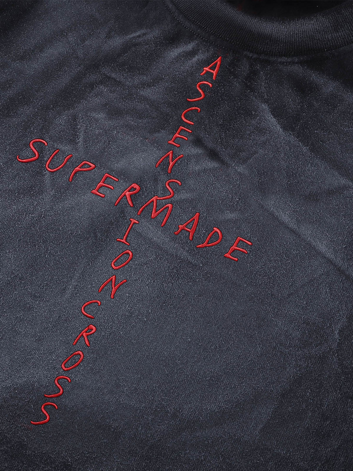 Cotton Oversized T-Shirt with Distressed Print and Cross Design for Streetwear Style?