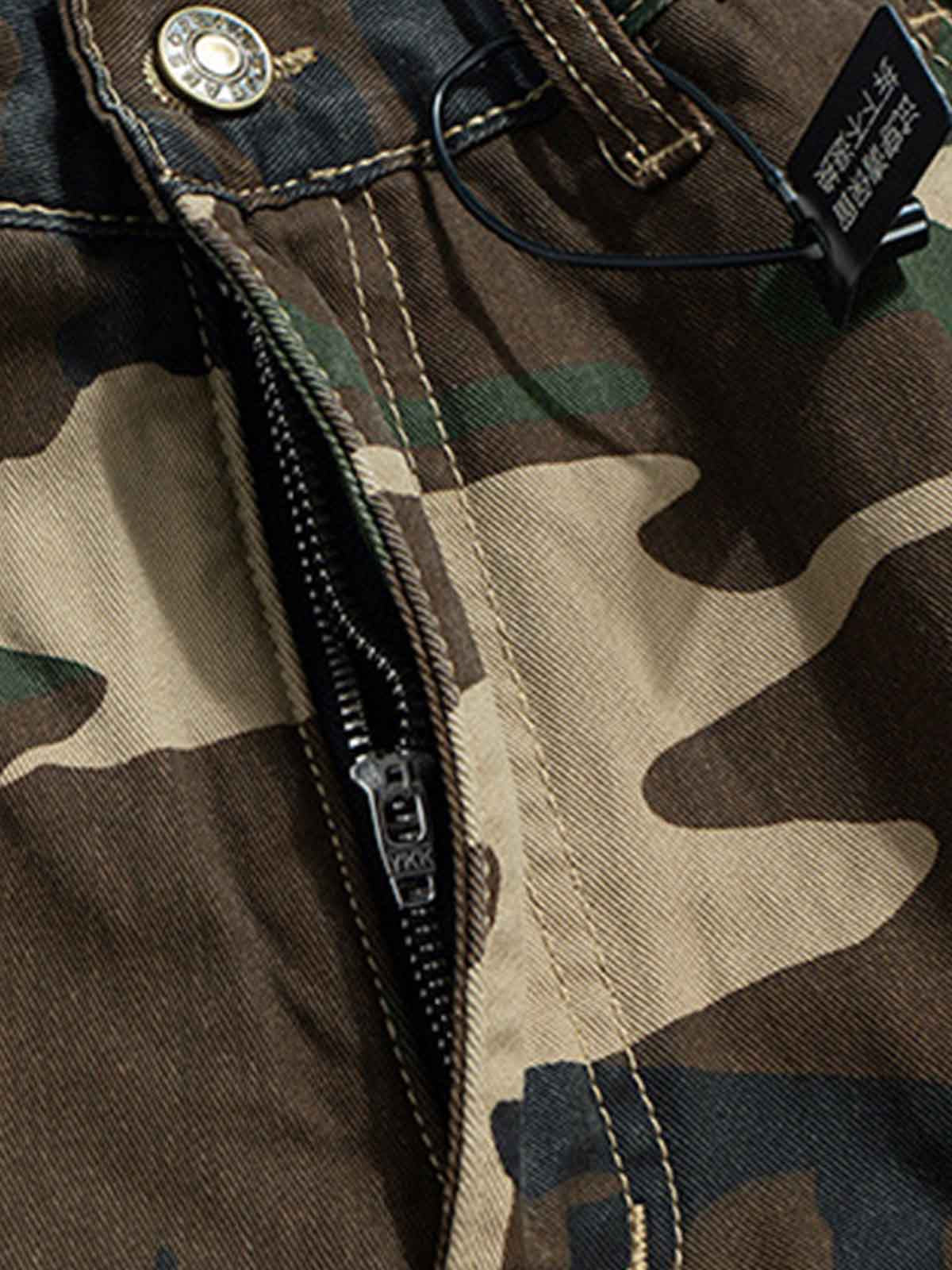 Cotton Camouflage Cargo Shorts for Men High Waist Baggy Streetwear Style with Pockets and Layered Hem Design?