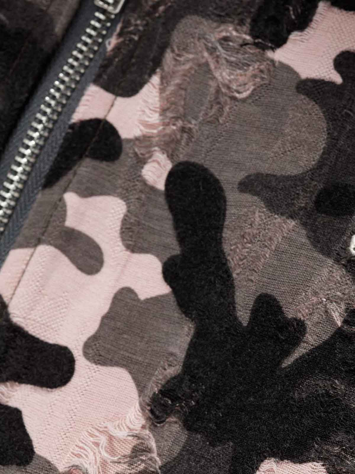 Camouflage Pattern Hoodie for Casual and Outdoor Use 