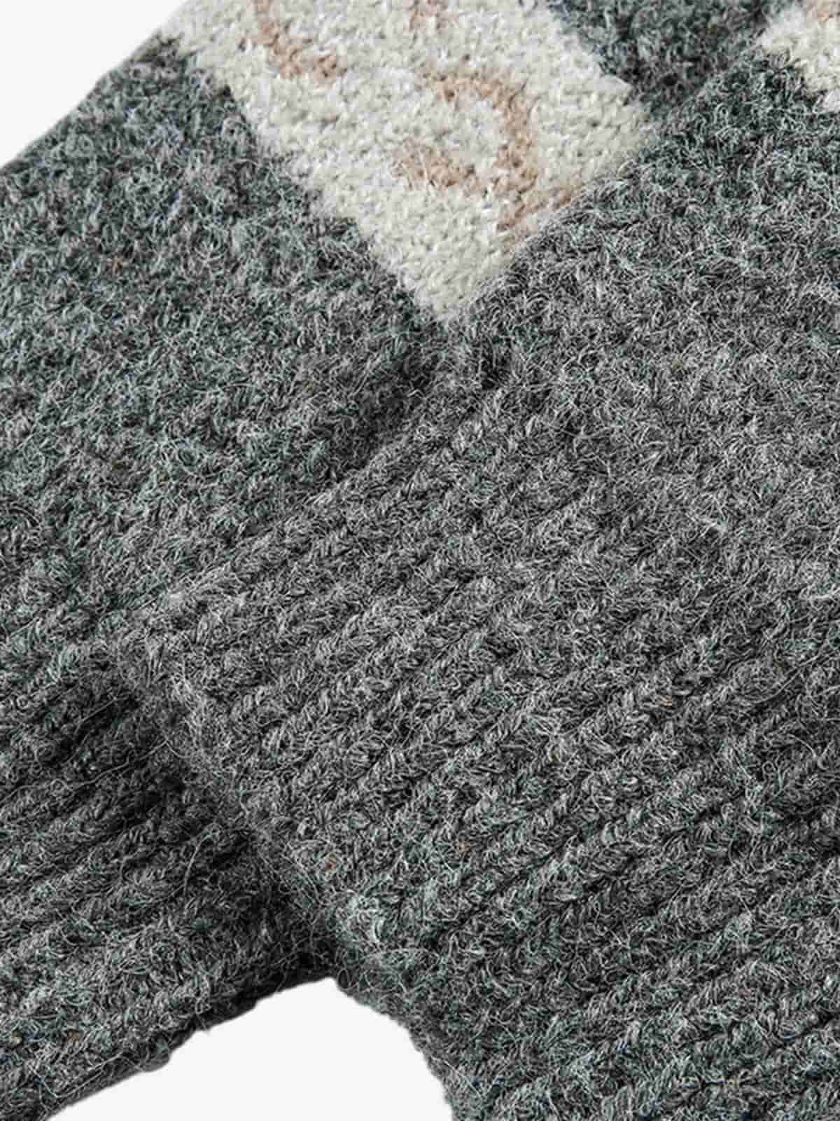 Cozy Winter Knit Sweater with Deer Motif and Zip Closure 