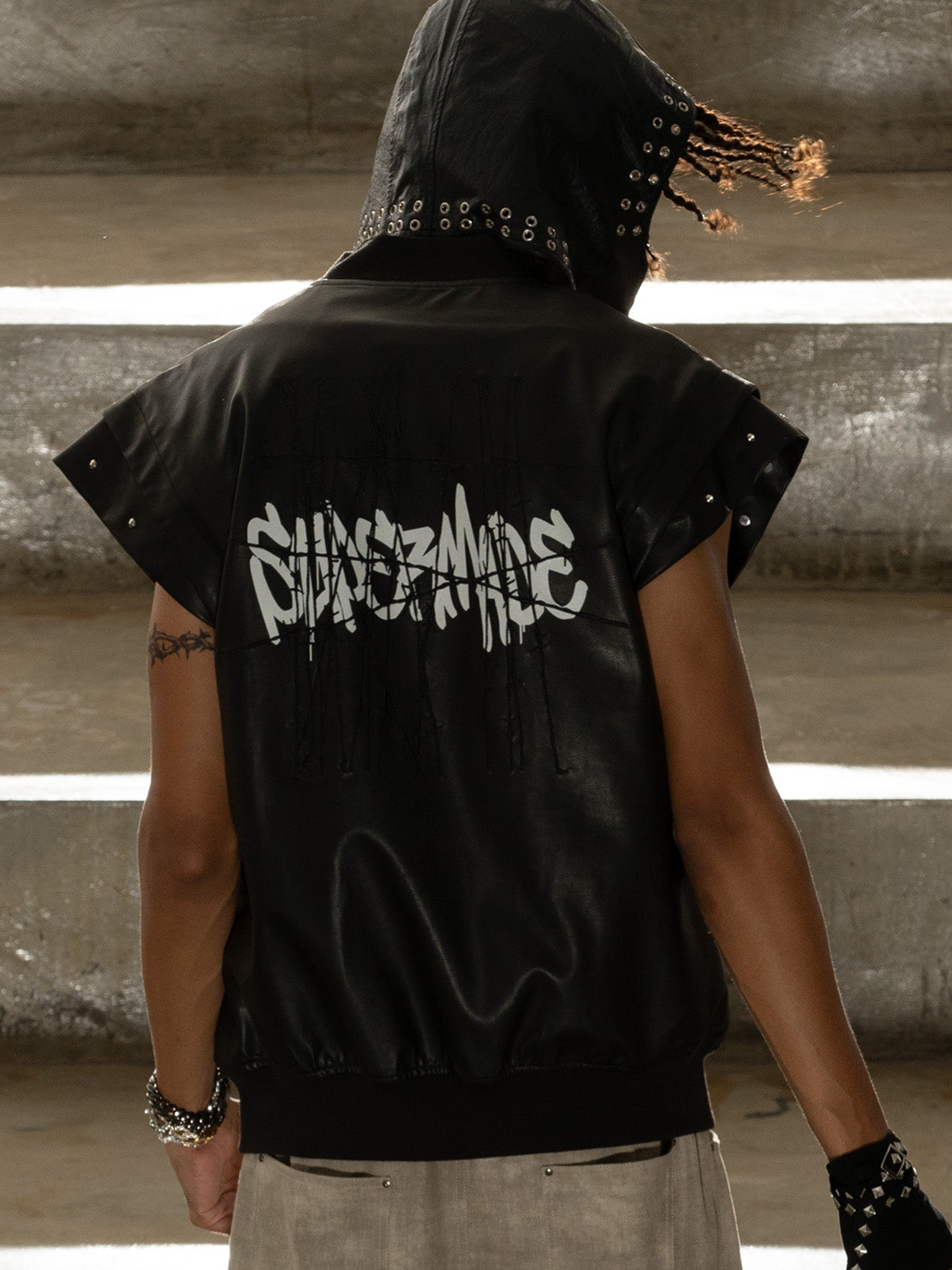 Thorn Destruction Frame Pattern Leather Vest 